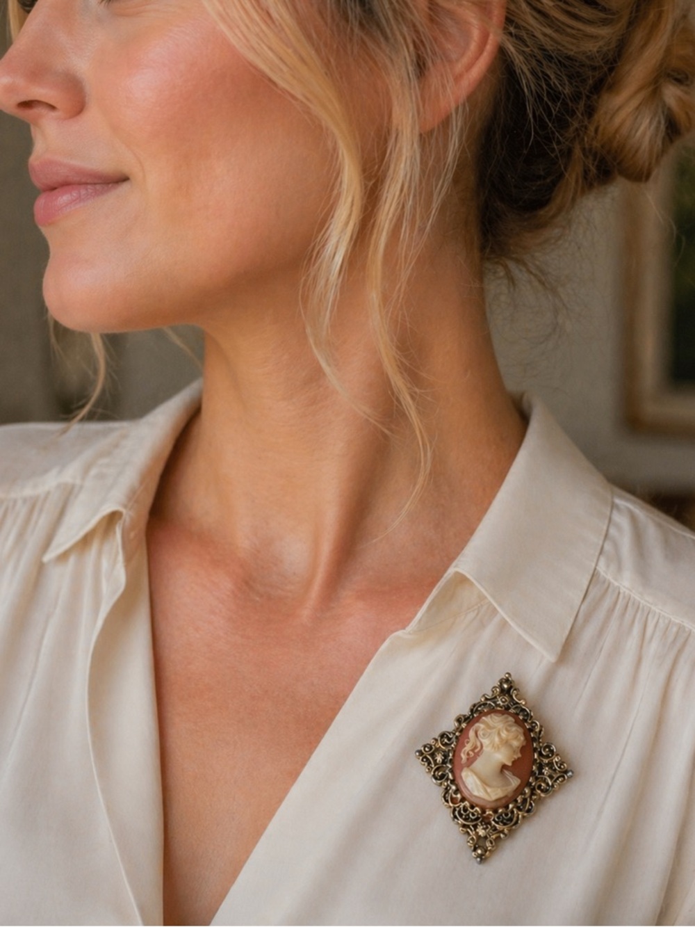 Vintage Cameo Brooch by Gerry’s late 70s – Ornate Gold Tone Filigree